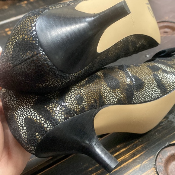 Donald j Pliner Gretel Leopard-Print Bow Pump, Black/Natural - Picture 7 of 9